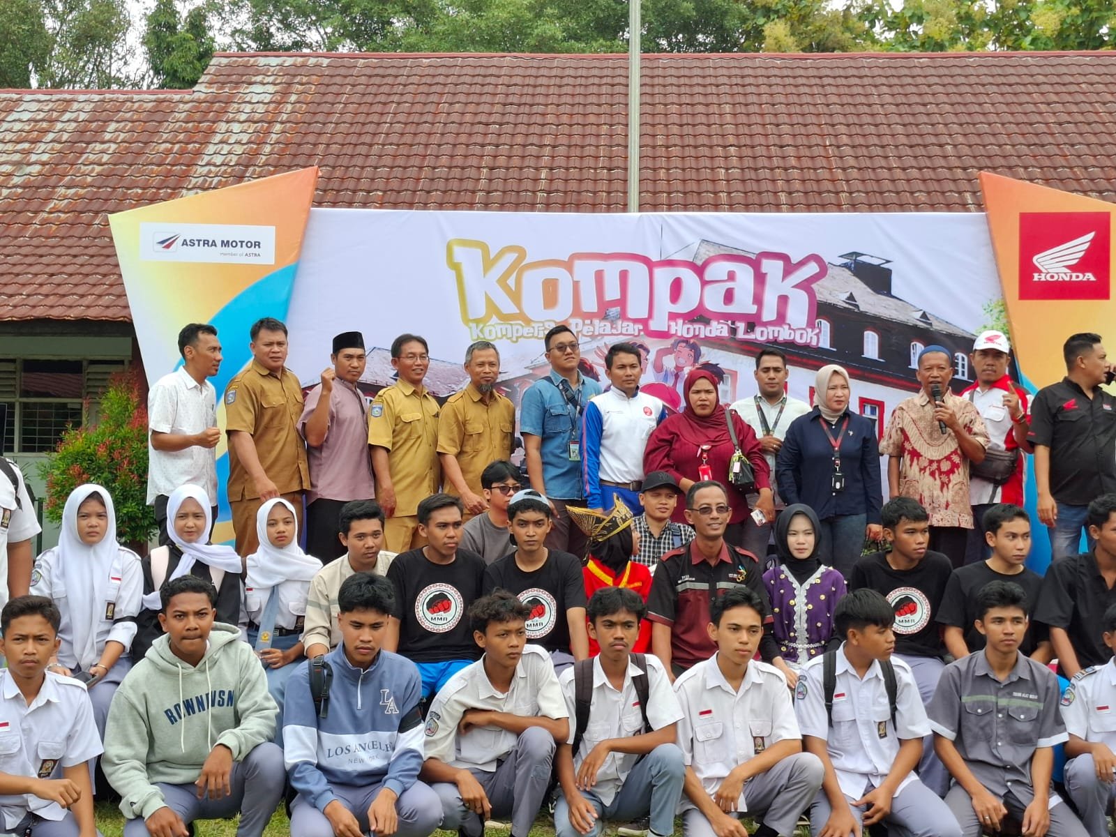 Edukasi Safety Riding & Kontes Modifikasi Motor Honda Kolaborasi Industri SMKN 2 Sumbawa Besar Bersama Astra Motor NTB