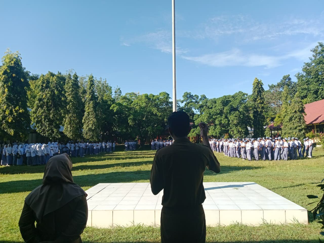 Hari Pertama Masuk Sekolah Pasca Idul Fitri 1447 H, SMKN 2 Sumbawa Besar Gelar Apel Pagi dan Halal bi Halal