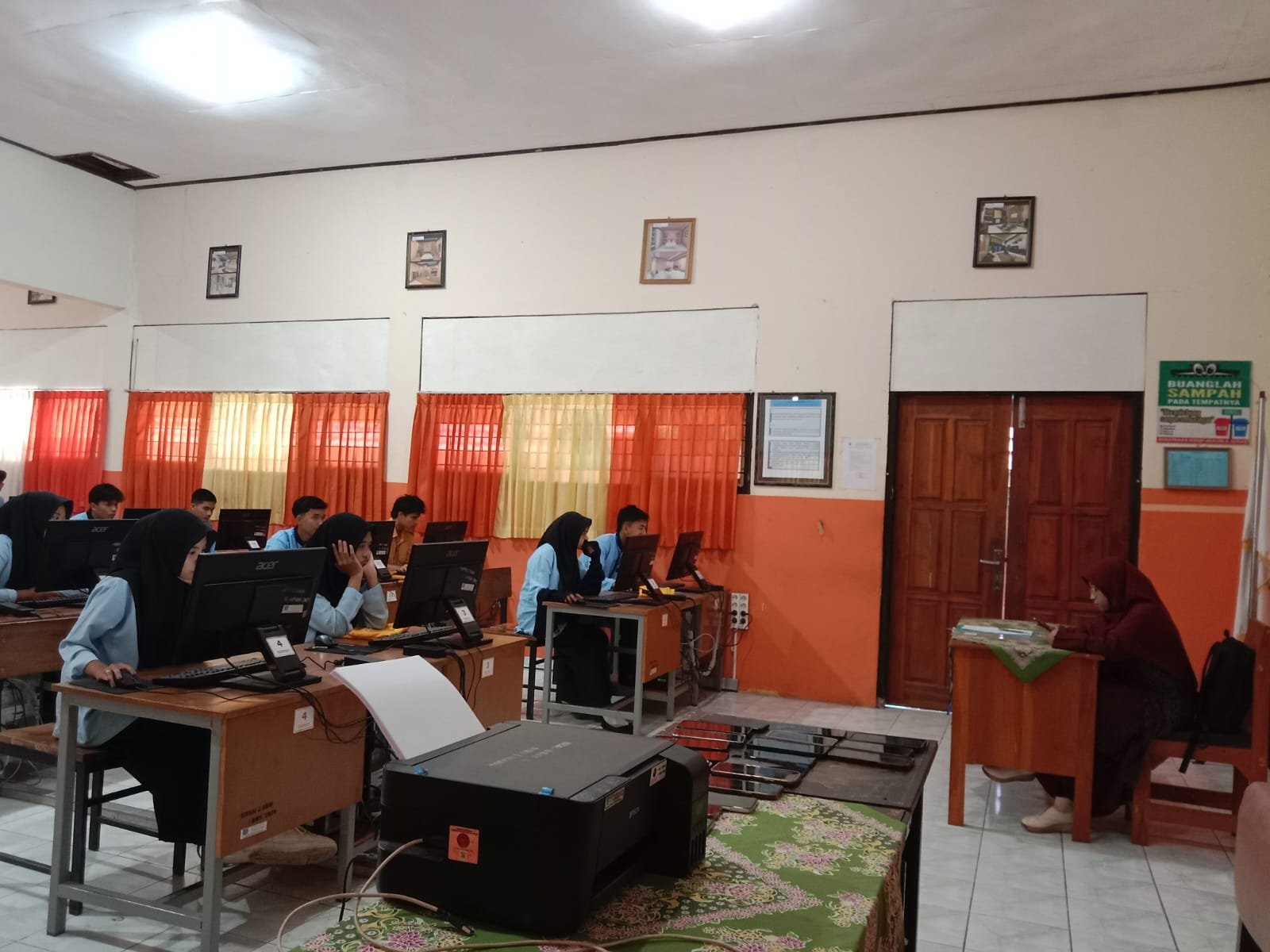 314 Siswa Kelas XII SMKN 2 Sumbawa Besar Ikuti Rangkaian Ujian Akhir Tahun Ajaran 2025/2026